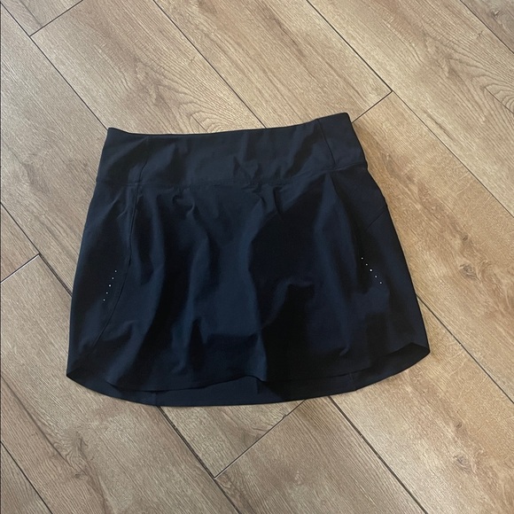 Athleta Black Skirt W/ Pocket Detail - Picture 4 of 8